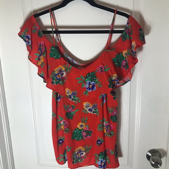 Old Navy Tops - 🌴Like New Medium old navy floral blouse